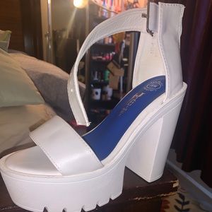 never worn platform heels